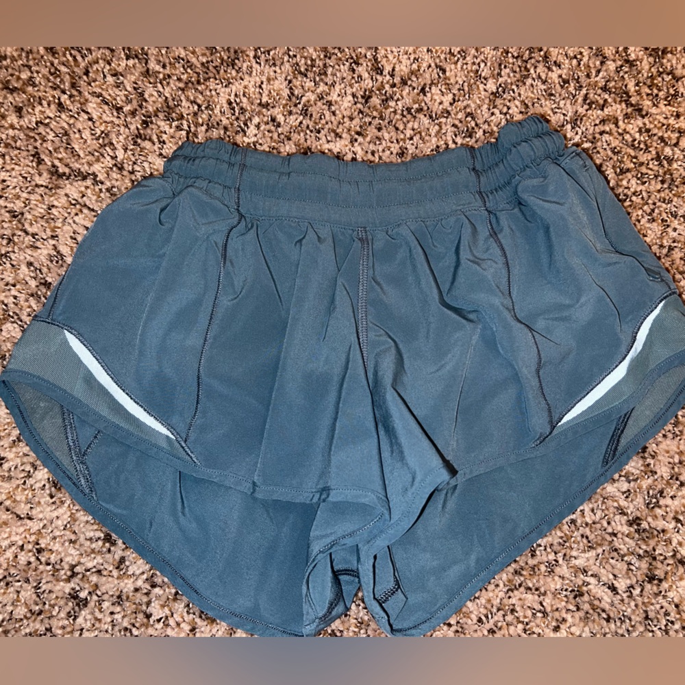 Lululemon Hotty Hot shorts size 4
